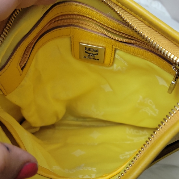 100% Authentic MCM small crossbody bag - Picture 2 of 12